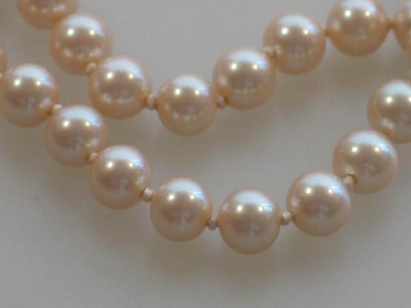 Zweireihiges Perlencollier mit wunderschönem Verschluss Schmucksteinbesatz, 42 cm