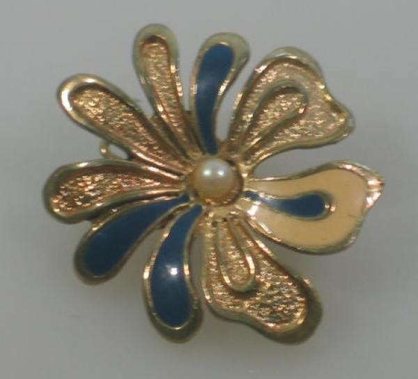 Floralbrosche mit Perle und Emaille vergoldet, Gewicht: