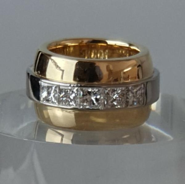 Diamantring 5 Diamanten Carree 1.65 ct., 750 Gold, Größe 46, Gewicht: 26,0g