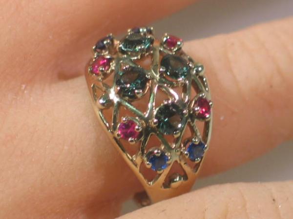 Schmucksteinring mit Rubin, Topas, Diopsid aus 333er Gold, Größe 56, Gewicht: 3,6g