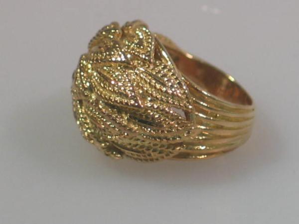Schmuckring -Blattmotiv- aus 750er Gold, Größe 50, Gewicht: 10,6g