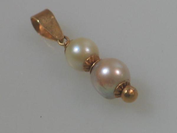 Perlen Kettenanhänger mit 2 Perlen, 750er Gold, Gewicht: 1,9g