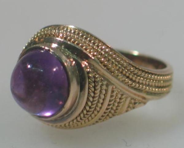 Ring mit Amethyst Cabochon aus 585er Gold, Größe 54, Gewicht: 5,3g