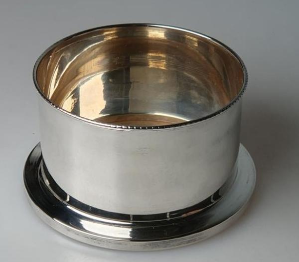 Flaschenhalter rund aus 900er Silber, Gewicht. 128,0g
