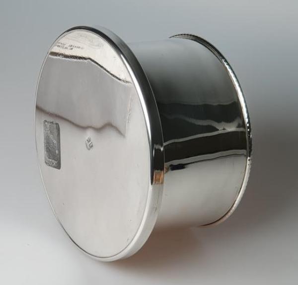 Flaschenhalter rund aus 900er Silber, Gewicht. 128,0g