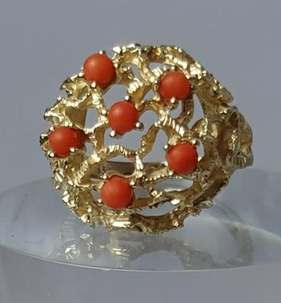 Ring mit kleinen Korallenkugeln, 333er Gold, Größe 54, Gewicht: 5,5g