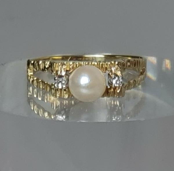 Perlenring mit Diamanten aus 585er Gold, Größe 51, Gewicht: 2,5g