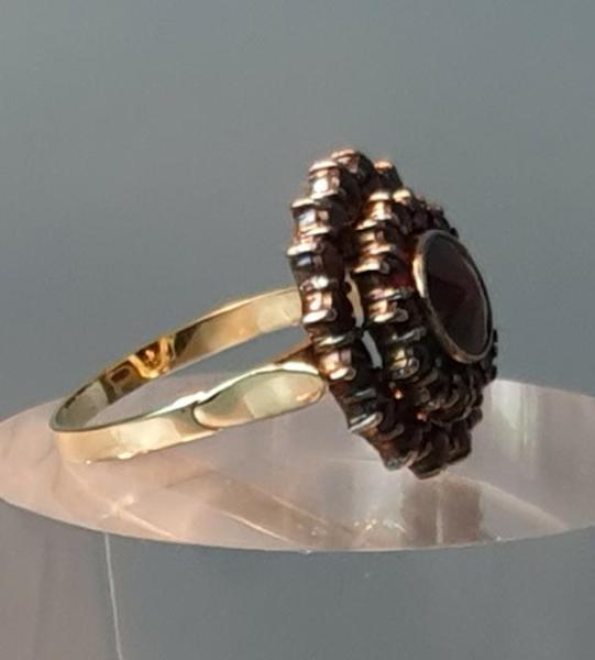 Granatsteinring mit 31 Edelsteinen, 585er Gold, Größe 56, Gewicht: 5,0g