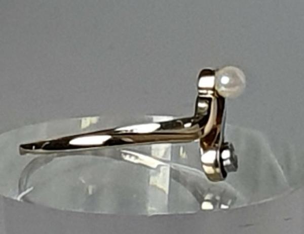 Diamant- Perlenring aus 585er Gold, Größe 64, Gewicht: 2,2g