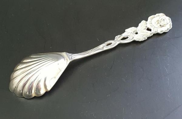 Antiksilber Löffel,-Muschelform- mit -Hildesheimer Rose- 90er Silberauflager, Gewicht: 29,8g