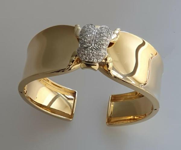 Skarabäus Diamant Armspange mit über 3.0 Diamantkarat aus 750er Gold, Gewicht: 46,7g