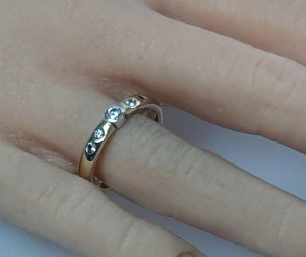 Diamantring mit 5 Diamanten aus 585er Gold, Größe 56, Gewicht: 5,0g