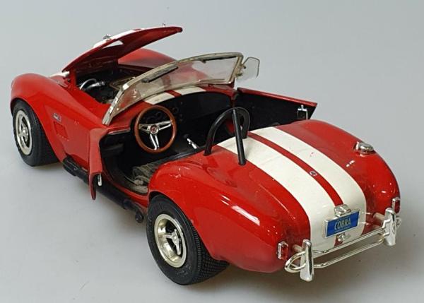 Shelby Cobra 427 1:18