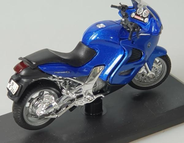 BMW K 1200 RS 1:18 in OVP