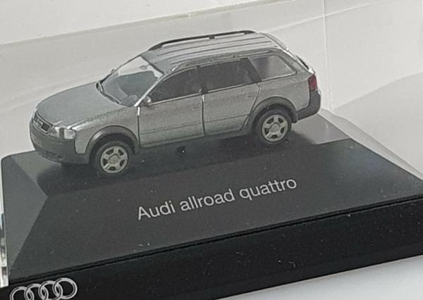 Audi Allroad Quattro in Vitrine 1:87