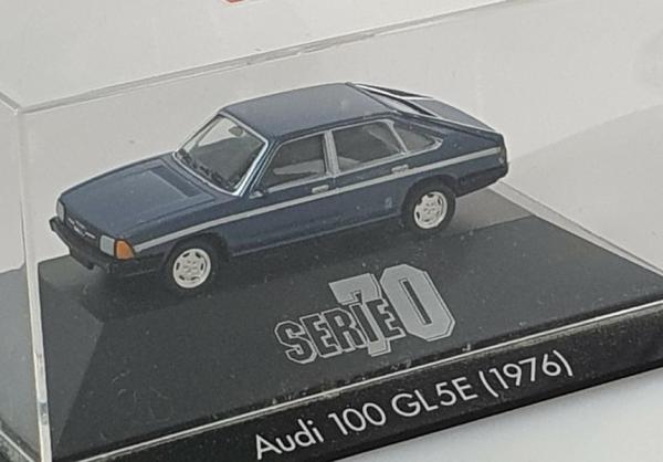 Audi 100 GL5E 1976 in Vitrine 1:87