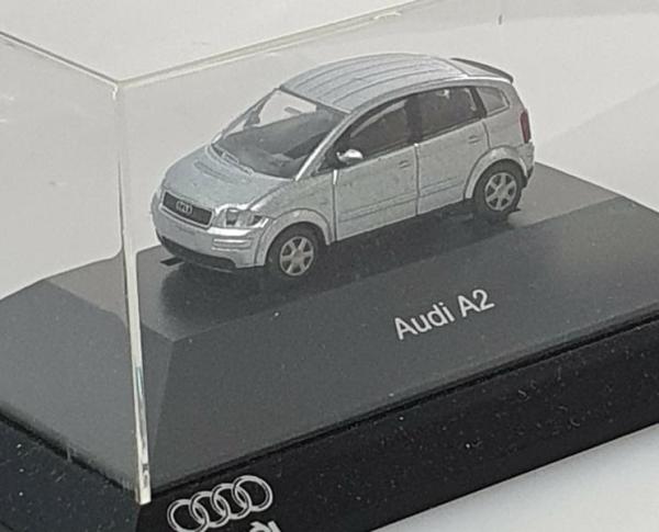 Audi A2 in Vitrine 1:87