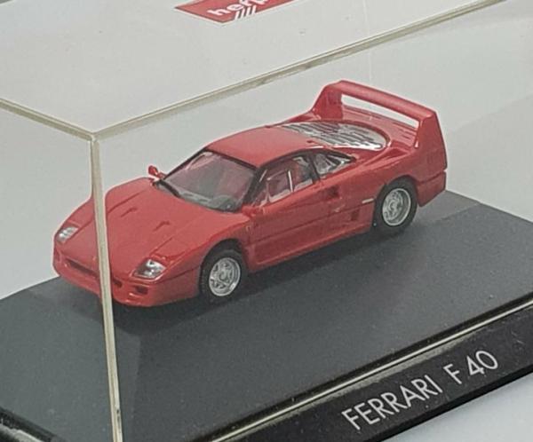 Ferrari F40 in Vitrine 1:87