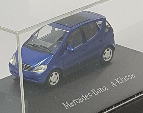 Mercedes Benz A-Klasse in Vitrine 1:87