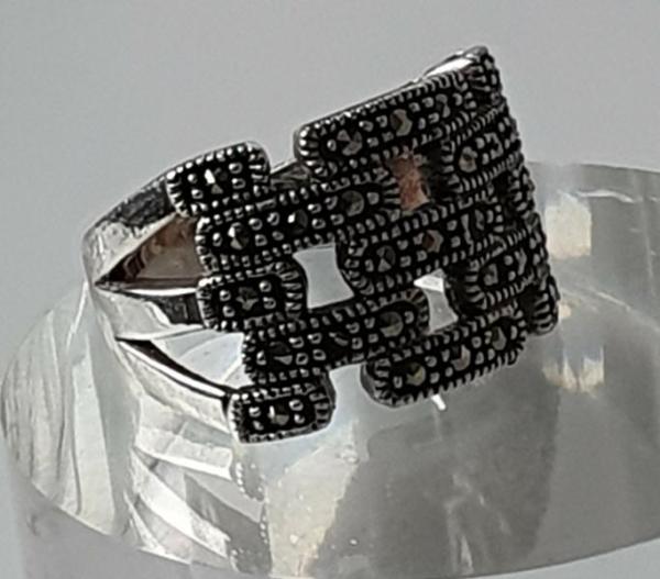Ring mit Markasiten aus 835er Silber, Größe 50, Gewicht: 7,2g
