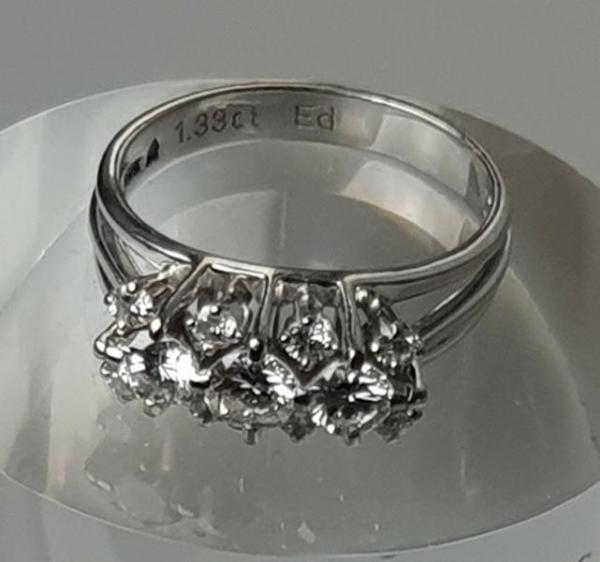 Fantastischer Diamantring mit 11 Diamanten (1.33 ct) aus 750er Weißgold, Größe 59, Gewicht: 6,7g