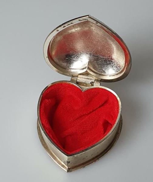 Schmuckdose -Herz- versilbert; Gewicht: 120,0g
