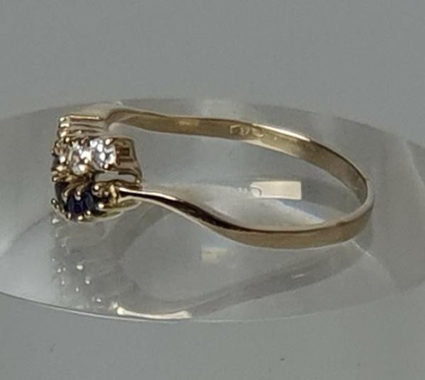 Goldring mit Saphiren und Zirkonia, 333er Gold, Größe 56, Gewicht: 1,7g