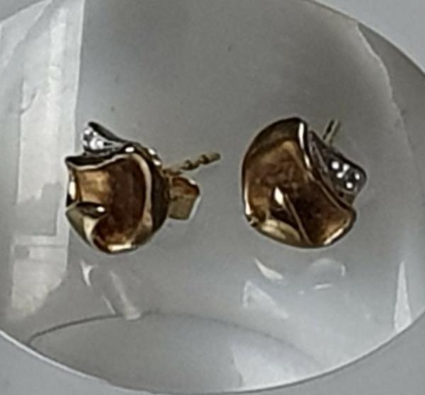 Blattform Ohrstecker aus 333er Gold, Gewicht: 1,8g