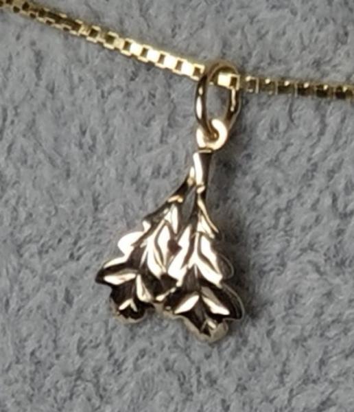 Kettenahänger "Eichenblätter" aus 585er Gold, Gewicht: 0,5g