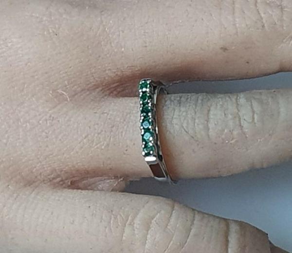Smaragdring aus 585er Weißgold, Größe 53, Gewicht: 2,3g
