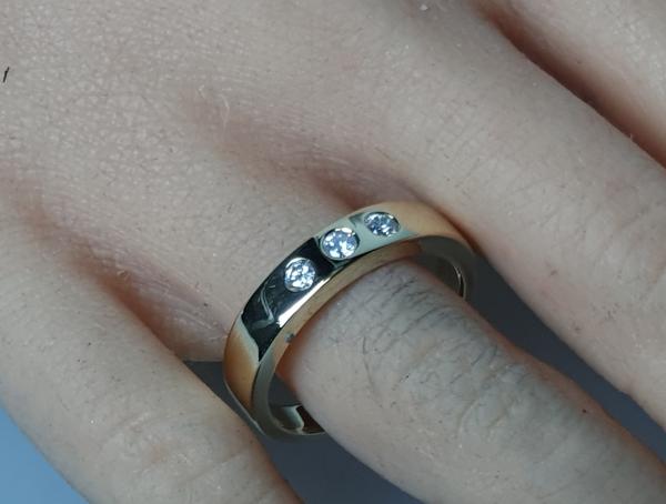 Diamantring mit 0.15 ct. aus 585er Gold, Größe 59, Gewicht: 7,4g