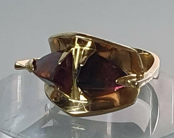 Rubellit Edelsteinsteinring aus 750er Gold, Größe: 56, Gewicht: 8,6g
