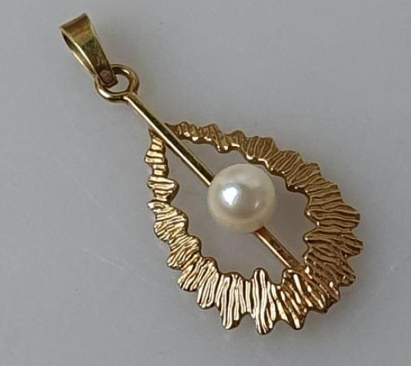 Halsketten Perlenanhänger aus 585er Gold, Gewicht: 2,1g