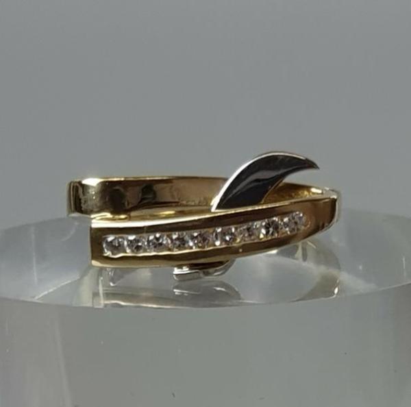 Schmucksteinring aus 750er Gold, Größe 54, Gewicht: 5,5g