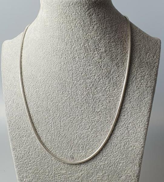 Schlangenhalskette aus 925er Sterlingsilber, Länge: 42,5 cm, Gewicht: 9,7g