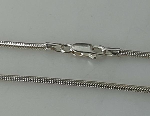 Schlangenhalskette aus 925er Sterlingsilber, Länge: 42,5 cm, Gewicht: 9,7g