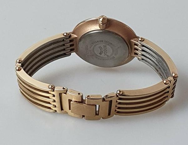 Damen Armbanduhr Boccia aus Titanium mit Schmucksteinen, vergoldet