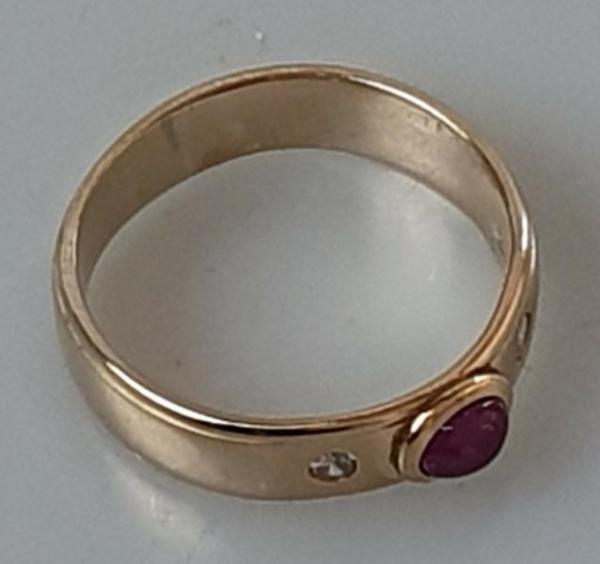 Rubin- Diamantring aus 585er Gold, Größe 60, Gewicht 5,6g