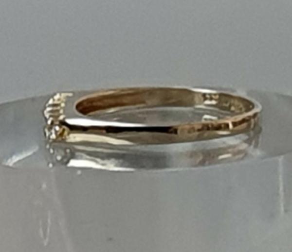 Schmucksteinring aus 333er Gold, Größe 57, Gewicht: 1,5g