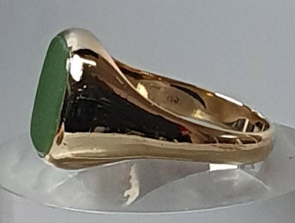 Jade Schmucksteinring aus 750er Gold, Größe 68, Gewicht: 14,2g