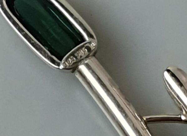 Vintage: Große Turmalin Schmucksteinbrosche aus 925er Sterlingsilber und 585er Gold