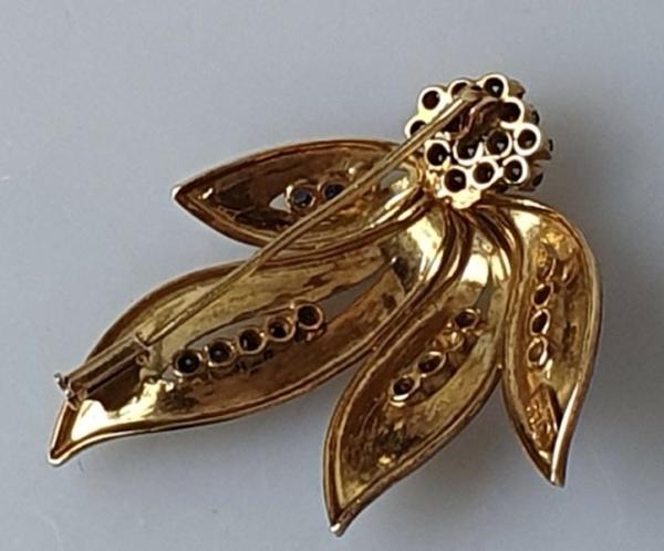 Vintage Brosche mit Saphirbesatz aus 750er Gold, Gewicht: 8,5g