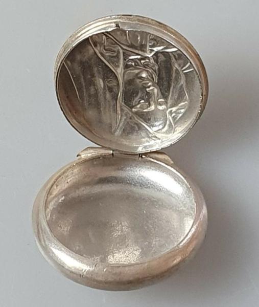 Vintage Kettenanhänger Maria Pillendose o.ä. versilbert