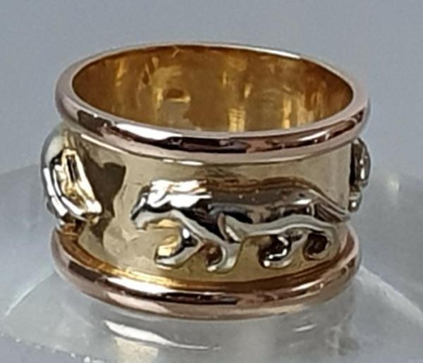 Ring mit Raubkatzen aus 750er Tricolor Gold, Größe 55, Gewicht: 7,0g