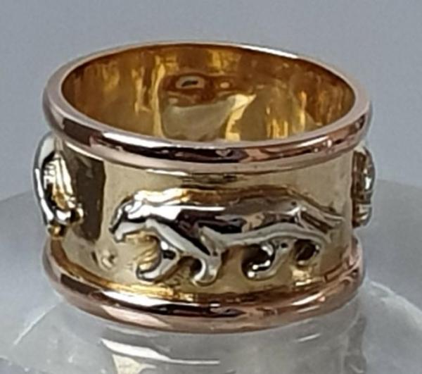 Ring mit Raubkatzen aus 750er Tricolor Gold, Größe 55, Gewicht: 7,0g
