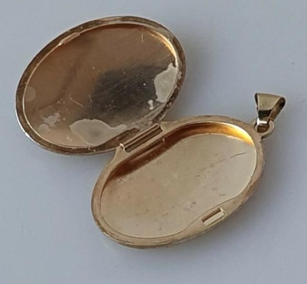 Foto Medaillon Anhänger aus 375er Gelb und Weißgold, Gewicht: 3,1g