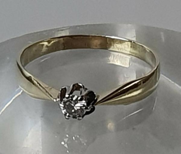 Diamantsolitär mit 0.10 ct. aus 585er Gold, Größe 55, Gewicht: 1,5g
