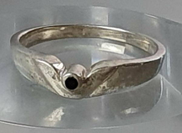 Ring mit Onyx Schmuckstein aus 925er Sterlingsilber, Größe 56, Gewicht: 2,3g