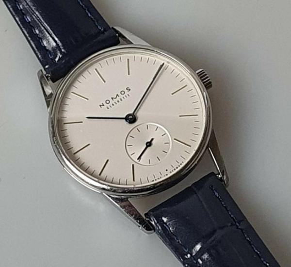 Glashütte Nomos Orion 33, Modell 1039