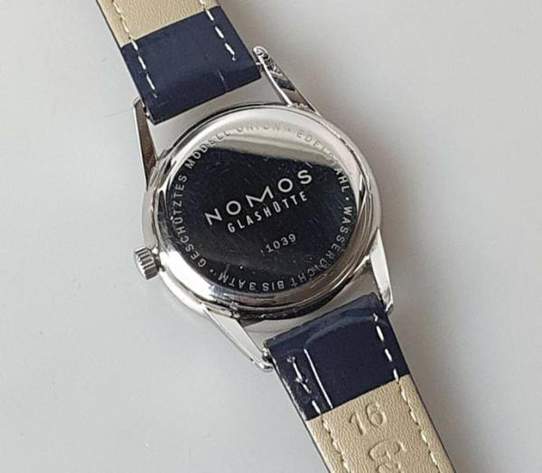 Glashütte Nomos Orion 33, Modell 1039